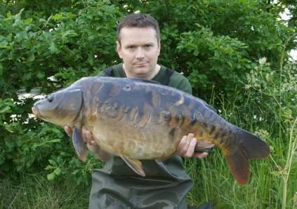 Proper CARPY fishing. If you like to hide away and be at one with nature this is worth a look.