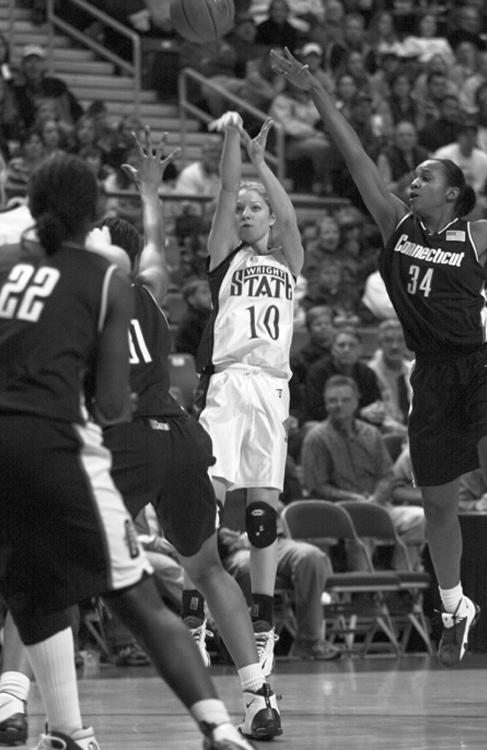 Horizon Women s Basketball Individual Records All Games Games Scoring Career 2,018 by Julie VonDielingen, Butler, 198993 Season 674 by Tiffany Webb, Wright State, 200203 Game 49 by Tiffany Webb,