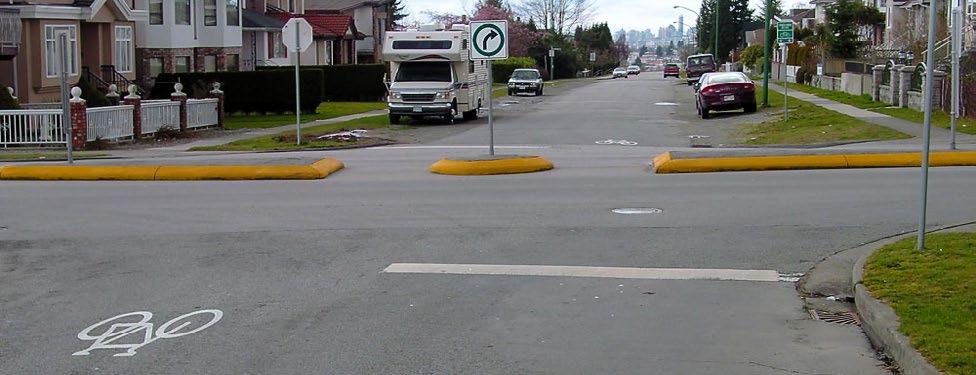 Diagonal Diverter Diagonal diverters require all motor vehicle traffic to turn.