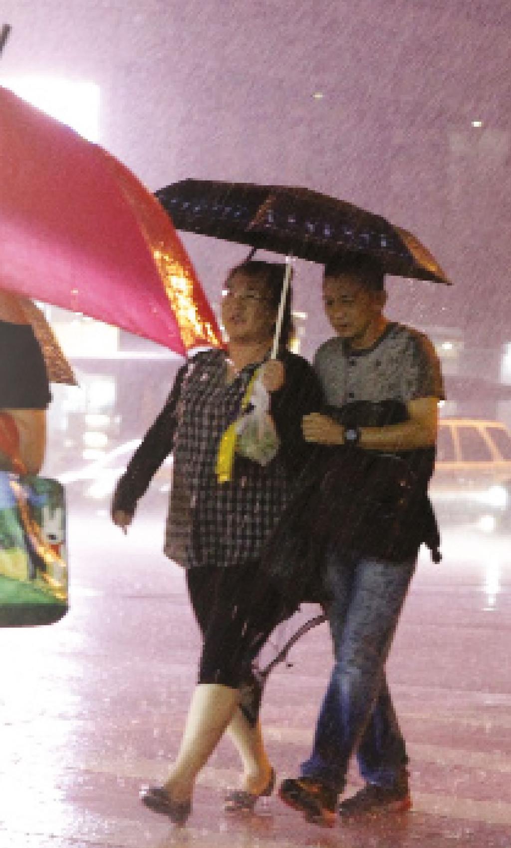 FLOODS AIR QUALITY HEATWAVES TYPHOON SOUDELOR 8th August 2015 Even extreme weather events such as typhoons can have mixed effects on retail footfall.