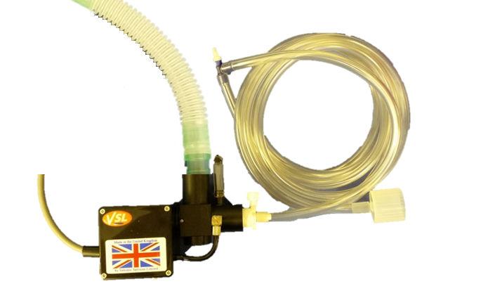With Low Dead Space Kit Disconnect the oxygen supply hose from the oxygen inlet port on the valve unit and seal this port with the supplied stopper (E).