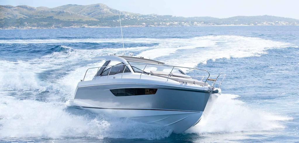 The S330 delivers the performance of a sportscruiser: agile, speedy, exciting.