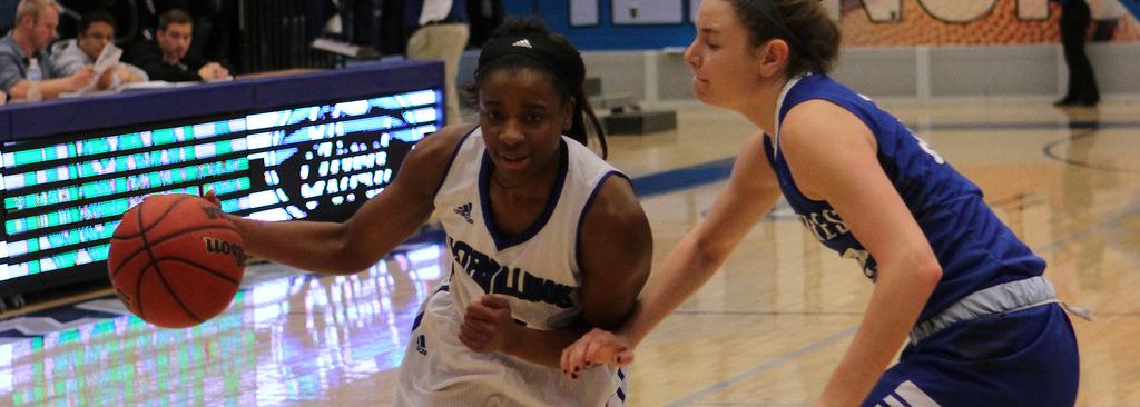 3 JALISHA SMITH u 5-9 Junior Forward Chicago, Ill. (Simeon HS) Sociology G FG 3FG FT Pts Reb Ast 9.56..756.3 6.9.6 3-68 - 3- Has started in nine games this season averaging.3 minutes of playing time.
