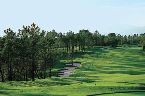 THE TOUR COURSE While the Stadium Course throws down a serious golfing challenge, the Tour Course offers players an opportunity to enjoy a friendlier par-72 layout, set amid lakes and pine trees.