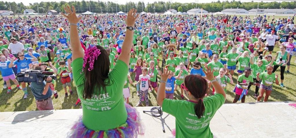 You can make a difference for Girls in Maine! You can lift them up so they can reach for the sky. YES! We want to help fund Girls on the Run programming in Maine!