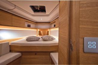 the settee situated at the maximum beam of the yacht.