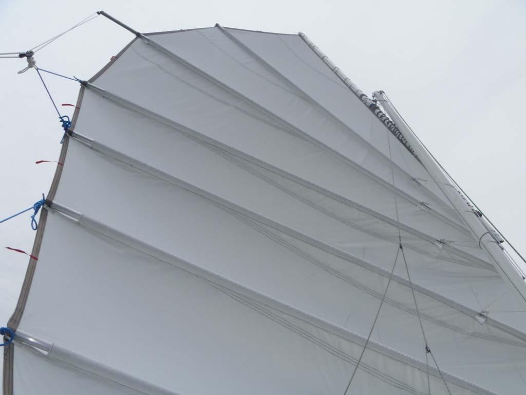 In light rain and light wind we could at least conclude that the rig was operational. The sail set well.