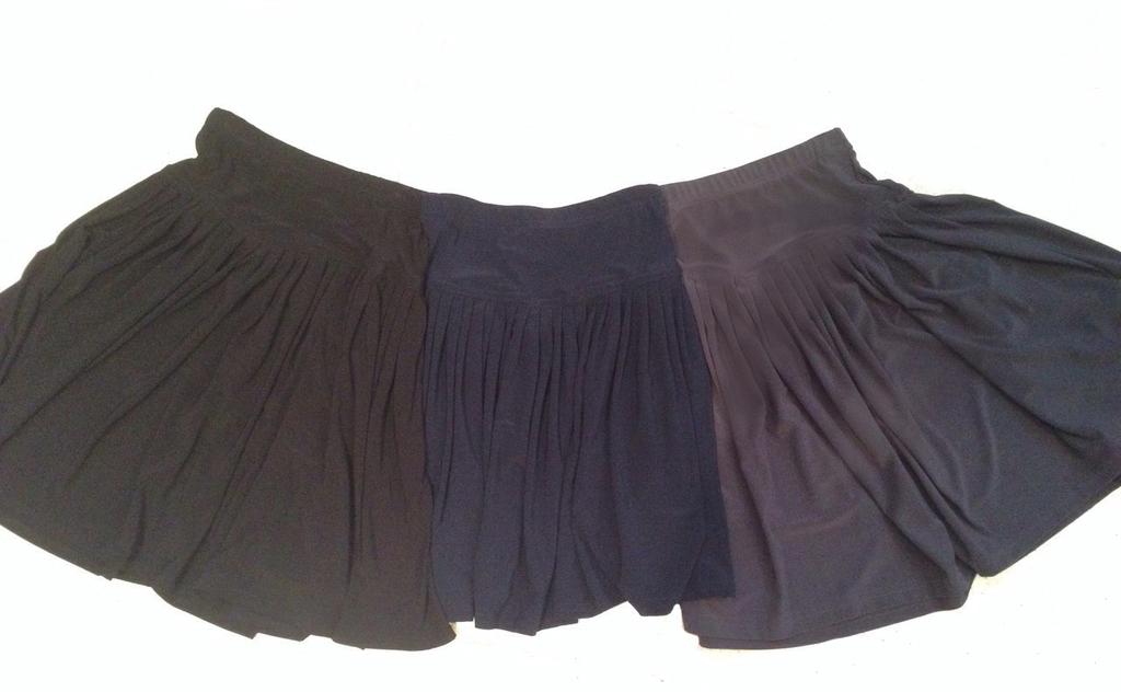 Buzzing Short pleated skirt