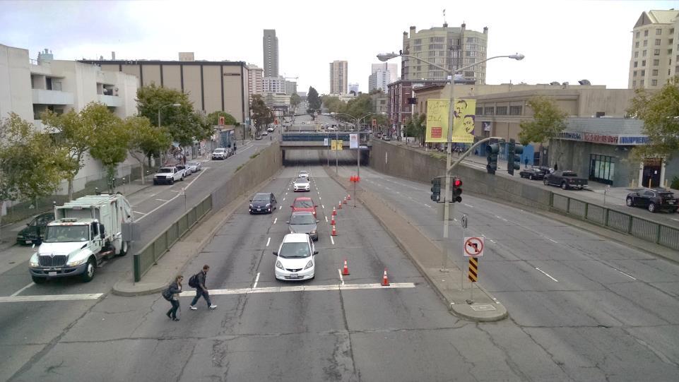 Pedestrian Counts 79% of pedestrians crossing Geary use
