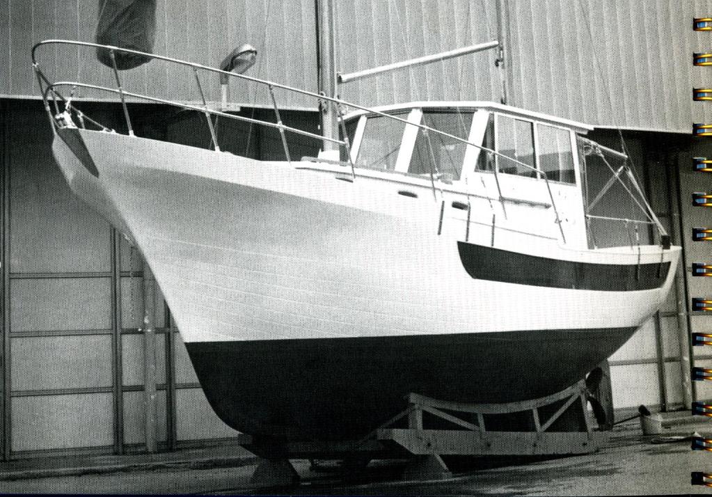1971 Ferretti Azimut: launches AZ the 32 Targa first yacht: La a Ford 10 m