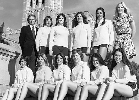 DGWS AND AIAW NATIONAL CHAMPIONS 1971-72 DGWS CHAMPIONS (28-1) The Division of Girls and Women s Sports (DGWS) was the fi rst sanctioning body for the National Women s Volleyball Tournament and would