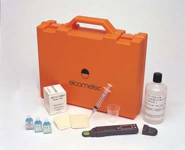 The Conductivity Meter model B-173 included in the test kit measures the conductivity of aqueous solutions.
