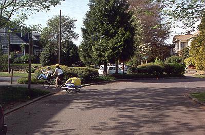 Measured Impacts Speed Impacts Reduction in 85 th Percentile Speeds between Slow -4% Points Volume Impacts Reduction in Vehicles per Day - 35% Source: Traffic Calming: State of the Practice, 2000.