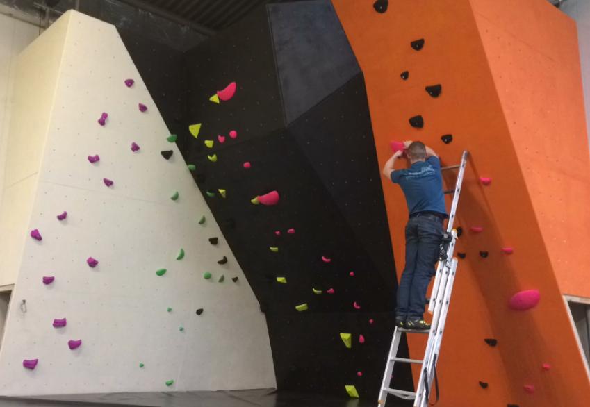 Route Setting Quality route setting can make a twenty-five square meter wall the most exciting climbing facility for miles, and poor setting can make a large, elaborate climbing gym hardly worth the