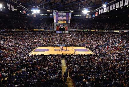 2011-12 NBA ATTENDANCE HOME GAMES ROAD GAMES TEAM G TOTAL AVG G TOTAL AVG Atlanta Hawks 33 501,593 15,200 33 555,071 16,820 Boston Celtics 33 614,592 18,624 33 603,533 18,289 Charlotte Bobcats 33
