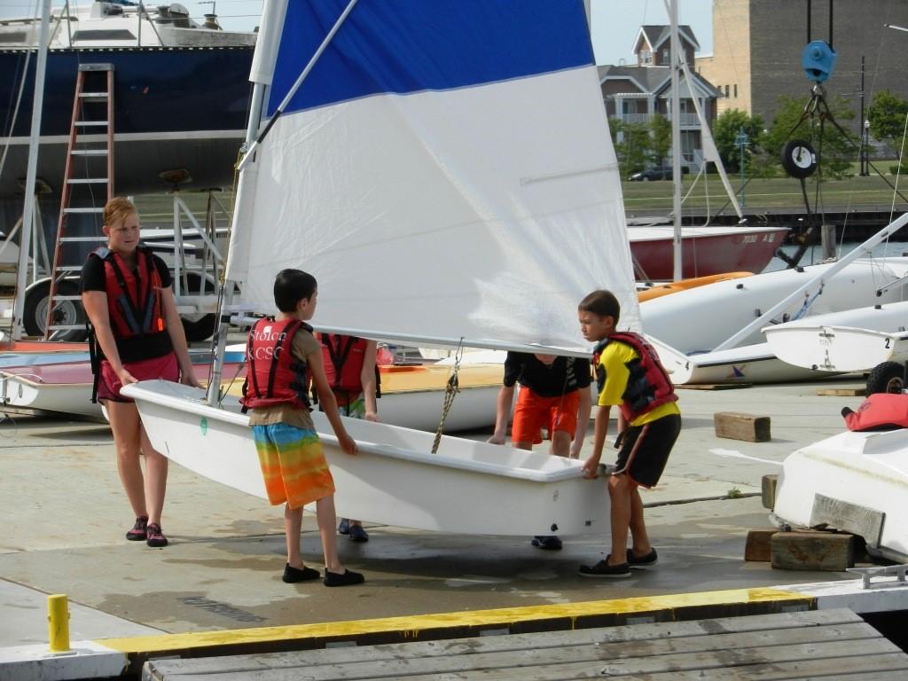YOUTH SAILING (AGES 8-15) Our youth sailing lessons are full day, M-F and include STEM activities, environmental education, an introduction to racing and summer fun!