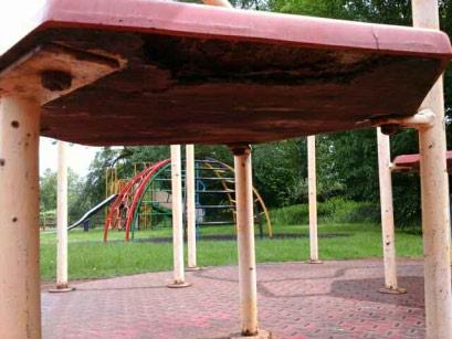 8 - Low Risk (Finding 1) Item: Rotor Play - Roundabout Risk Level: L - Low Risk The plywood seat supports have deteriorated and may affect