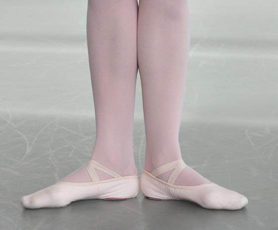 BALLET BASICS: FANTASTIC FEET Ballet