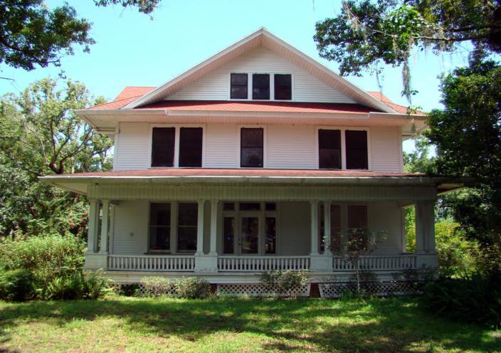 GARDNER HOUSE PURCHASE Minutes of the Lake Alfred City Commission Meeting held on Monday, July 10, 2017 at 7:30 P.M. in the City Hall, state The Lake Alfred Commissioners voted unanimously to instruct staff to move forward with the purchase of the Gardner House.