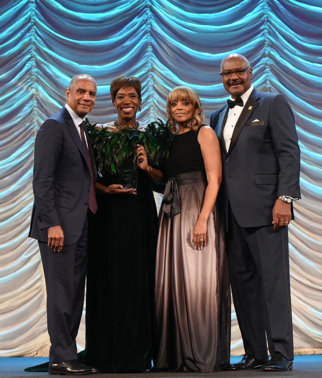 2018 RECOGNITION GALA OVERVIEW AUDIENCE Attendees include top CEOs and senior executives from Fortune 500 companies, industry influencers, thought-leaders, elected officials, entertainers and