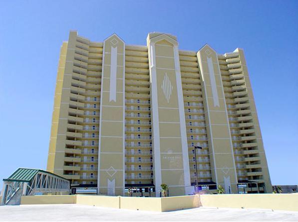 1 week stay @ Condo/Panama City Beach, Florida 2 bedrooms, 2 bath (sleeps four) Condo available for 1 week April 14, 2018 through May 12, 2018 or September 15, 2018 through December 29, 2018 (Based