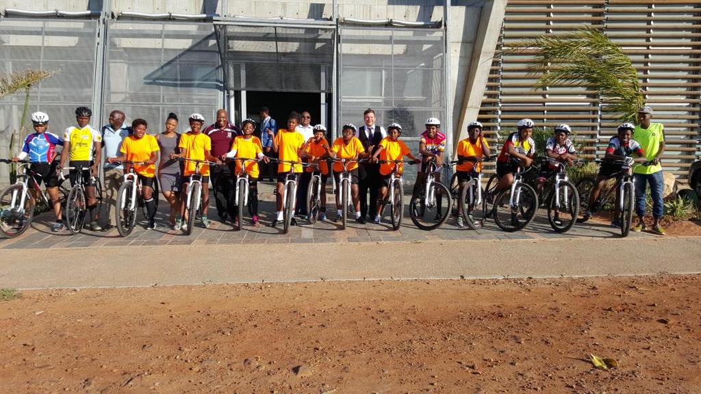 PROJECT NAME: Bicycle Empowerment Programme (BEP) PROJECT DURATION: 1 July 2015 to 31 March 2016 Partners: Terres des Hommes / UBUNTU / EURIST Beneficiaries and project members in front of UBUNTU HQ