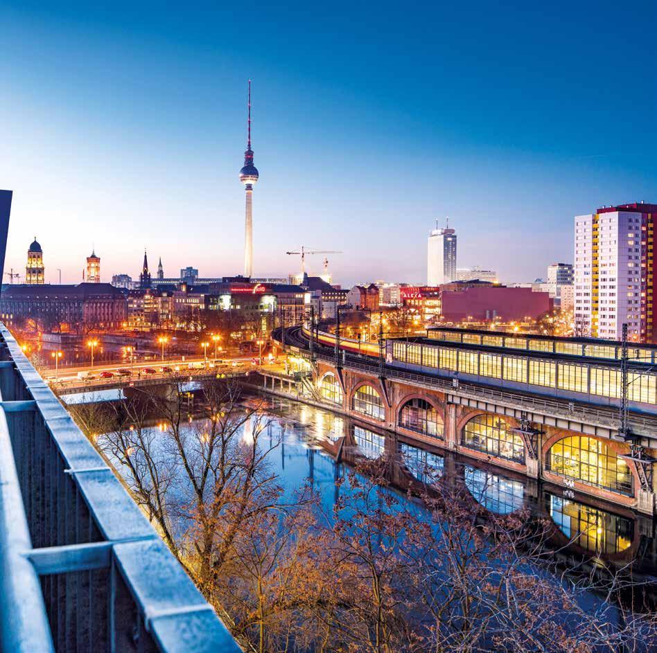 PROJECT Immobilien Passionate about properties High-level living at Frankfurt s Europaviertel Directly by the Spree in Berlin-Mitte The place to be: Berlin