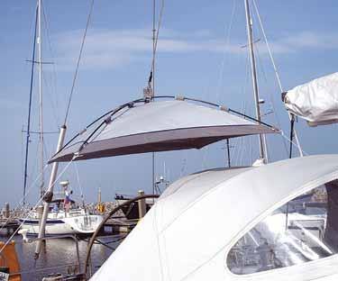 SUNSHADE FREE HANGING Suspend this sunshade from a halyard anywhere you like on a yacht.