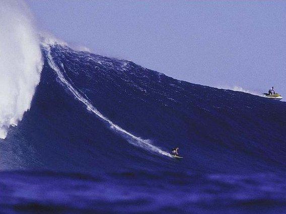 Refraction: Peahi A steep, lobed
