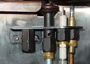 Thermocouple Thermostat Knob Securing screws Figure 6.2.