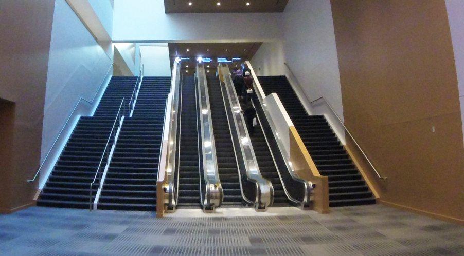 ESCALATOR BRANDING Hilton and Hyatt Entrance Exit Escalator Runners Be the first and last brand they re thinking about as your customers enter and exit the Convention Center from one of the many