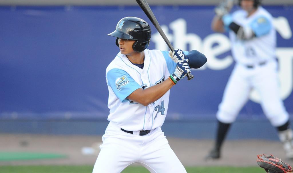 28 WILMINGTON BLUE ROCKS MEDIA GUIDE Year in Review 27 REGULAR SEASON DAY-BY-DAY continued Date Opponent Result Rec. Time Att. Pos. GB Date Opponent Result Rec. Time Att. Pos. GB 7/25/7 W, 3-54-47/5-6 2:52 (:38) 4,6 4th 4.