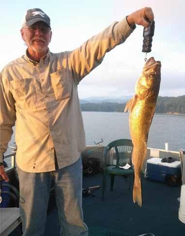 37658 Terry Brummitt - 6.4 lb walleye on Watauga Lake. Photo Brummitt s Bait & Tackle.