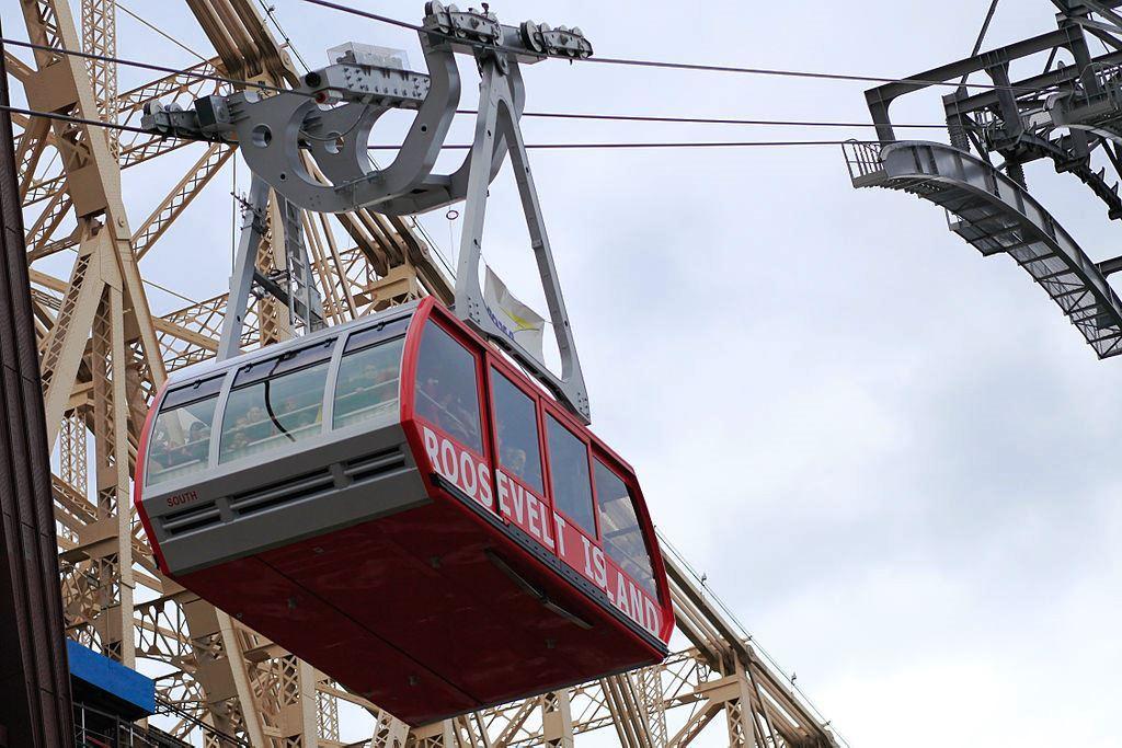 ART (Ropeways/Cable Car) as Mass Transit Example 1: Roosevelt Island Tramway, New York USA Opening Year :1976 but modernized in 2010 as dual-haul aerial tram Purpose : provide connectivity between
