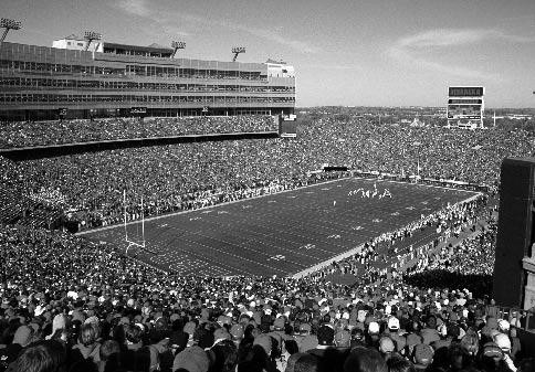 180 Memorial Stadium History/Records Nebraska s continuing NCAA record of consecutive home sellouts reached 268 with six home sellouts in 2004. On Sept.