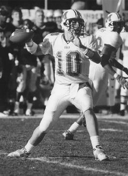 TOTAL OFFENSE RECORDS Chad Pennington is Marshall s career total offense leader with 13,048 yards from 1995-1999. Team Total Offense Records Net Plays Game: 108 vs.