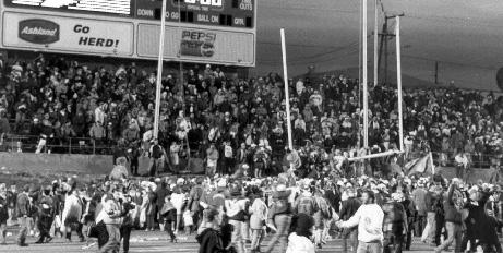 LONGEST PLAYS On December 21, 1996, more than 30,000 fans saw the Marshall Thundering Herd capture its second NCAA Division I-AA national championship with a 49-29 win over Montana.