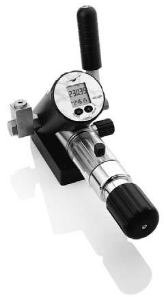 High-pressure calibrator HPX calibrator medium: hydraulic oil / up to 700 bar KELLER pressure calibrators are highly accurate calibration instruments which are available for the following pressure
