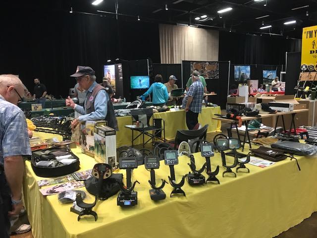 The show included booths from many of the Texas clubs, Metal Detector Manufacturer s booths, vendor booths, workshops, a banquet and the big