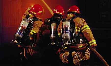 WARRIOR CHEMICAL, BIOLOGICAL, RADIOLOGICAL, AND NUCLEAR (CBRN) SELF-CONTAINED BREATHING APPARATUS (SCBA) 30 MINUTE LP CBRN SERIES 30/45/60 MINUTE HP CBRN SERIES OPERATION MANUAL DO NOT USE this SCBA