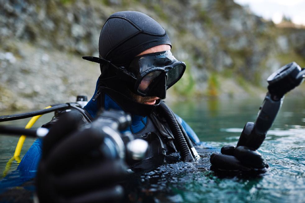 DAN S SMART GUIDE TO AIR CONSUMPTION Our self-contained underwater breathing
