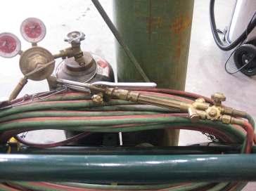 Hoses on oxy-fuel equipment should