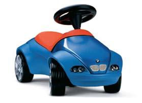 Features rubber tyres which minimise noise and enable indoor use even on