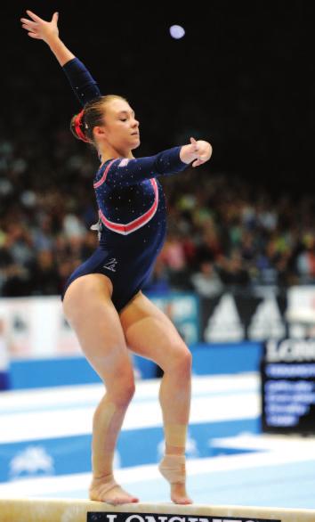 At the 2013 World Championships she took silver on the floor.
