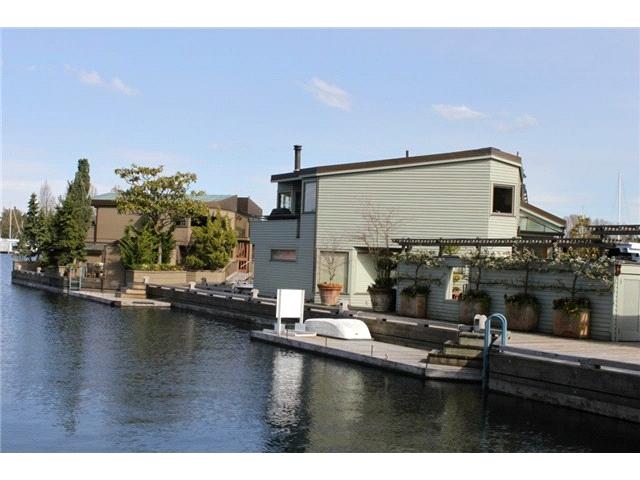 2700 Boyer Ave E #B, Seattle 98102 MLS#: 333318 Status: Sold LP: $2,150,000 SP: $2,025,000 Truly the best in houseboat living on the waters of Portage Bay!