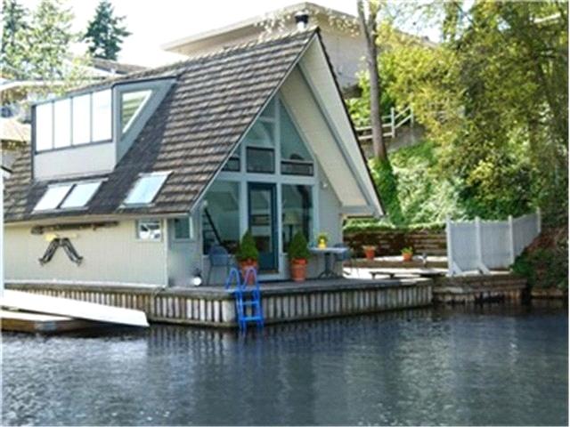 1215 E Allison St #A, Seattle 98102 MLS#: 325594 Status: Sold LP: $525,000 SP: $485,000 Welcome to a rare chalet style floating home in a serene Portage Bay setting & prime in-city location.