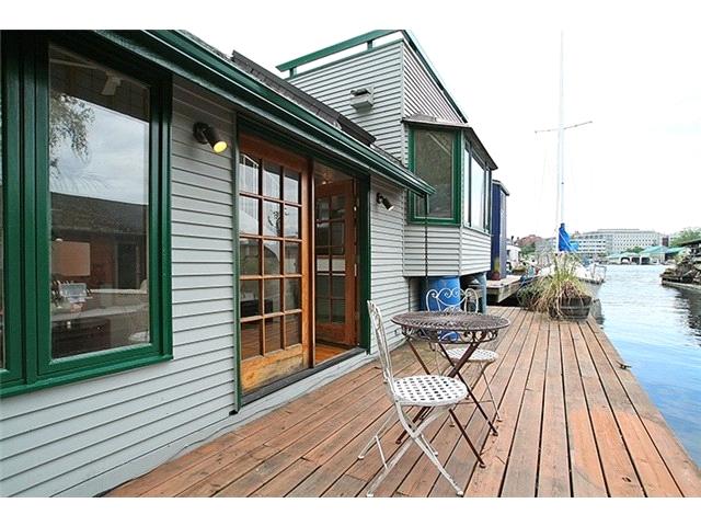 3110 PORTAGE BAY Place E #B, Seattle 98102 MLS#: 380542 Status: Sold LP: $510,000 SP: $500,000 Stunning houseboat rebuilt in 1987 from floats up! Owned dock moorage.