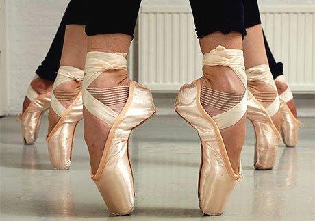 The Ballet: A technique characteristic of ballet is dancing en pointe. Dancing en pointe means dancing on the tips of the toes.