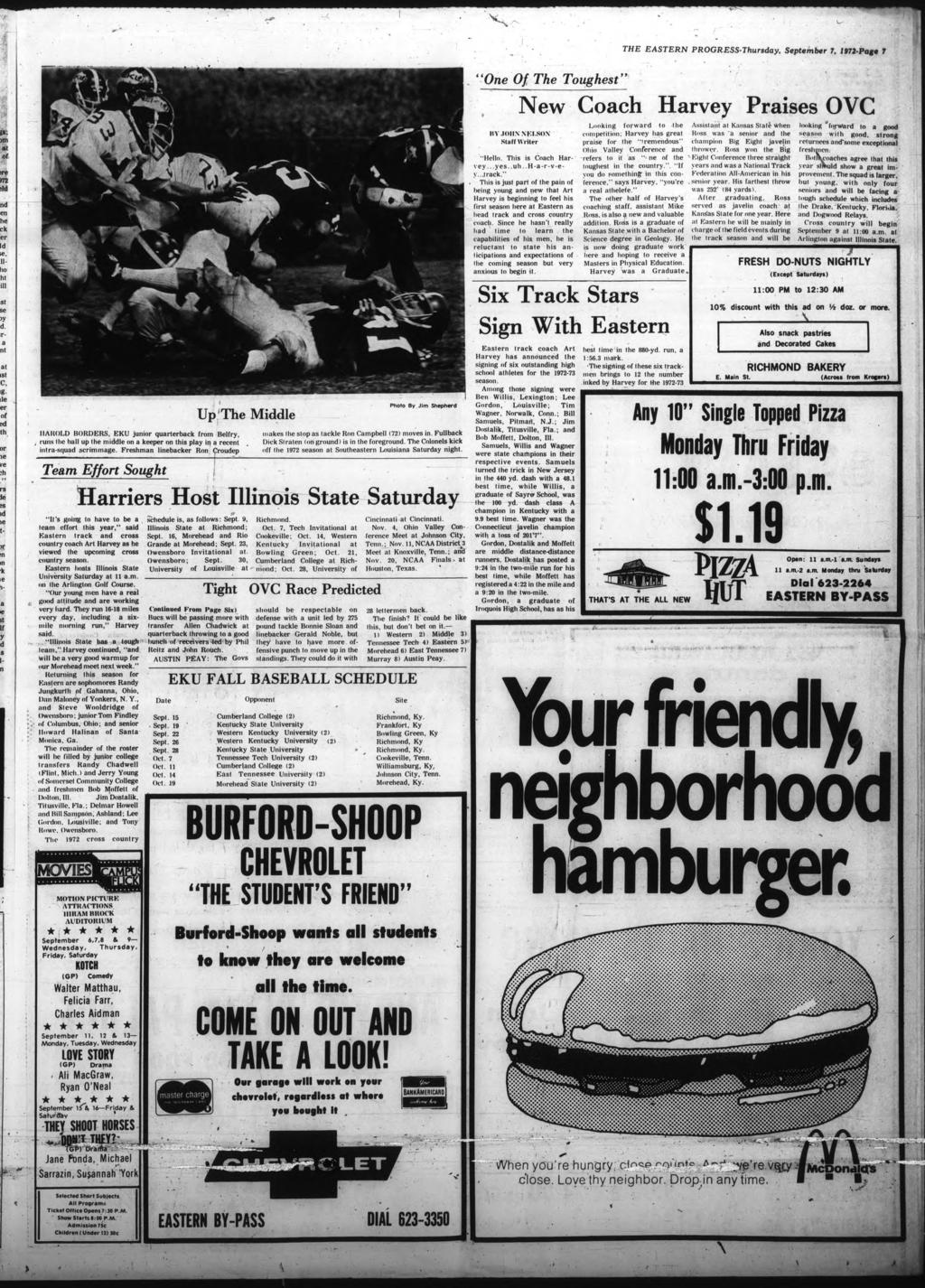 THE EASTERN PROGRESS-Thursday, September 7, 1972-Page 7 AKOLD BORDERS, EKU junor quarterback from Belfry, ; runs he ball up he mddle on a keeper on ths play n a recent ntra-squad.scrmmage.
