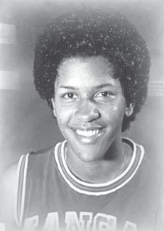 1. Lynette Woodard 3,649 Points Wichita, Kan. 6-0 F 1978-81 1,000 POINT CLUB One of the most highly decorated players in women s college basketball history.
